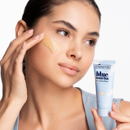 Bielenda Blue Matcha Moisturising Fluid Mousse Foundation