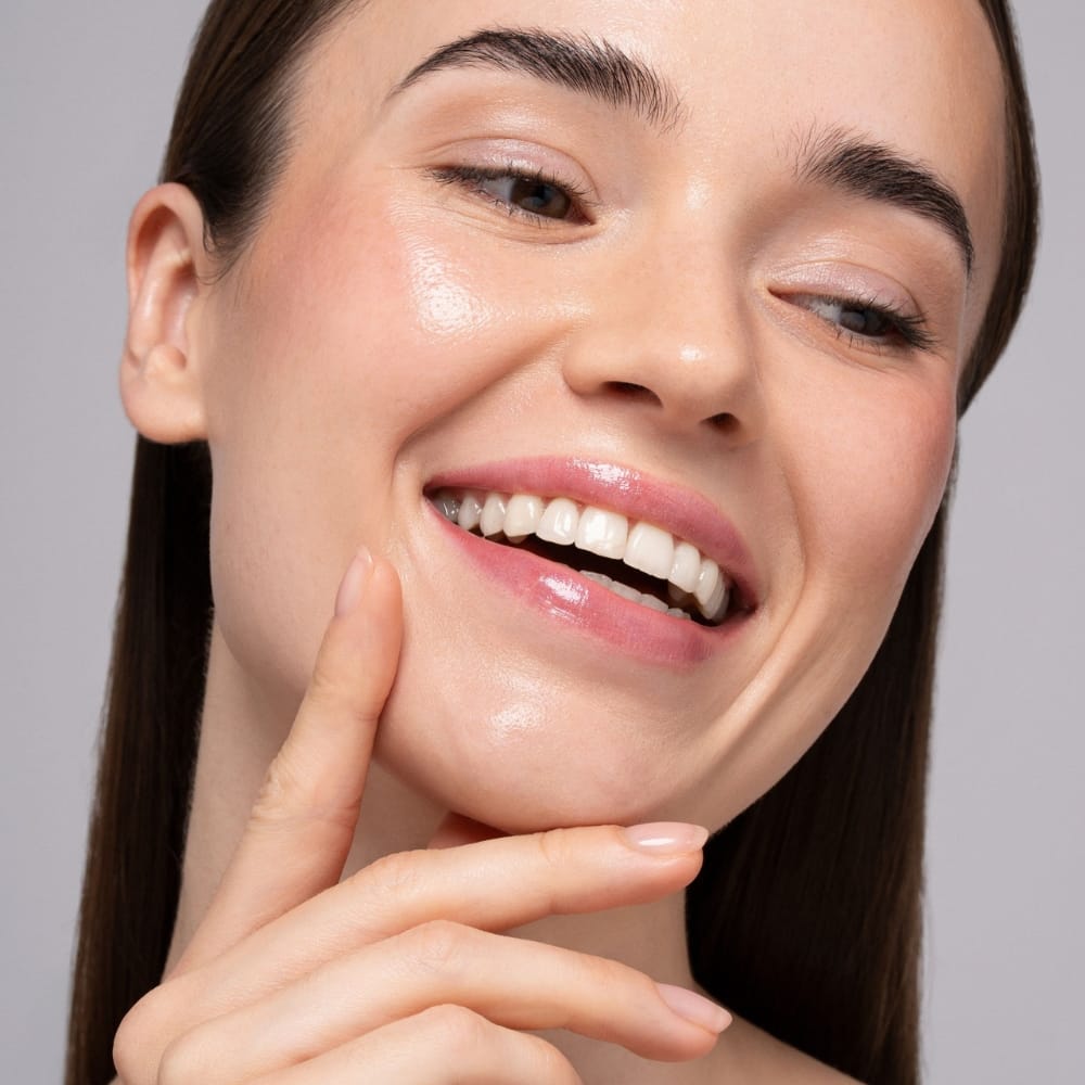 Bielenda Glaze & Glow Regenerating & Brightening Lip Butter Balm – Rose Pearl