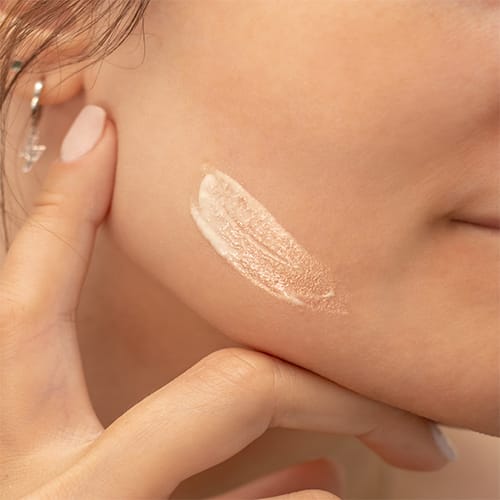 Clochee Wonder Glam Illuminating Face Cream